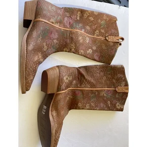 NEW WE THE FREE PEOPLE Sz 37 MONTAGE PRINTED TALL BOOTS - Picture 5 of 7